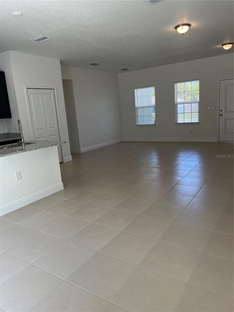 MARION OAKS UN 10 - Residential Lease
