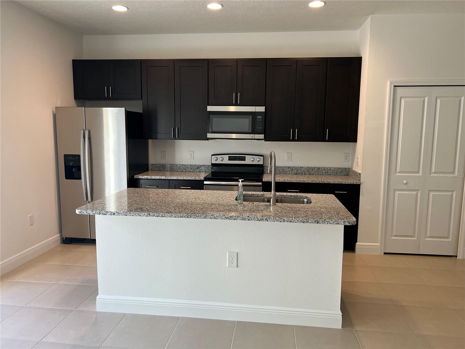 MARION OAKS UN 10 - Residential Lease