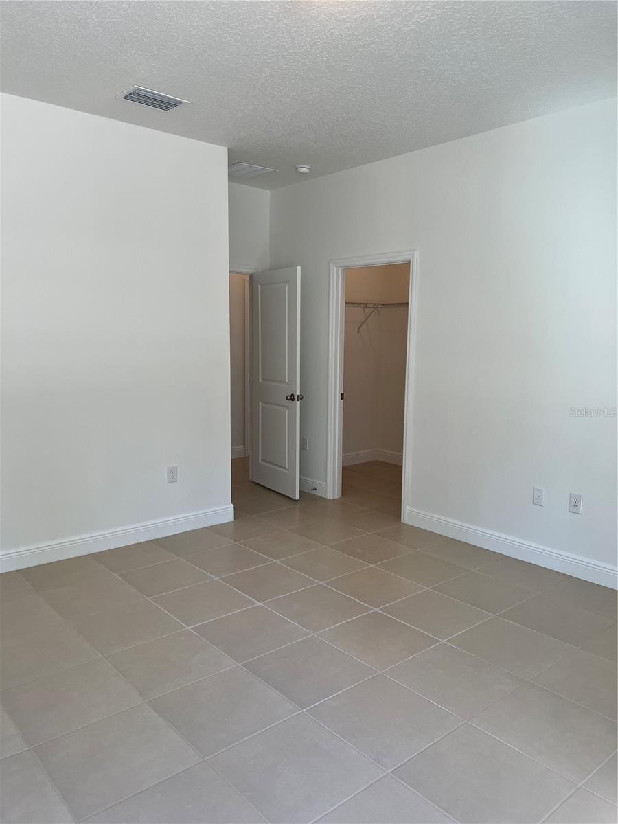 MARION OAKS UN 10 - Residential Lease