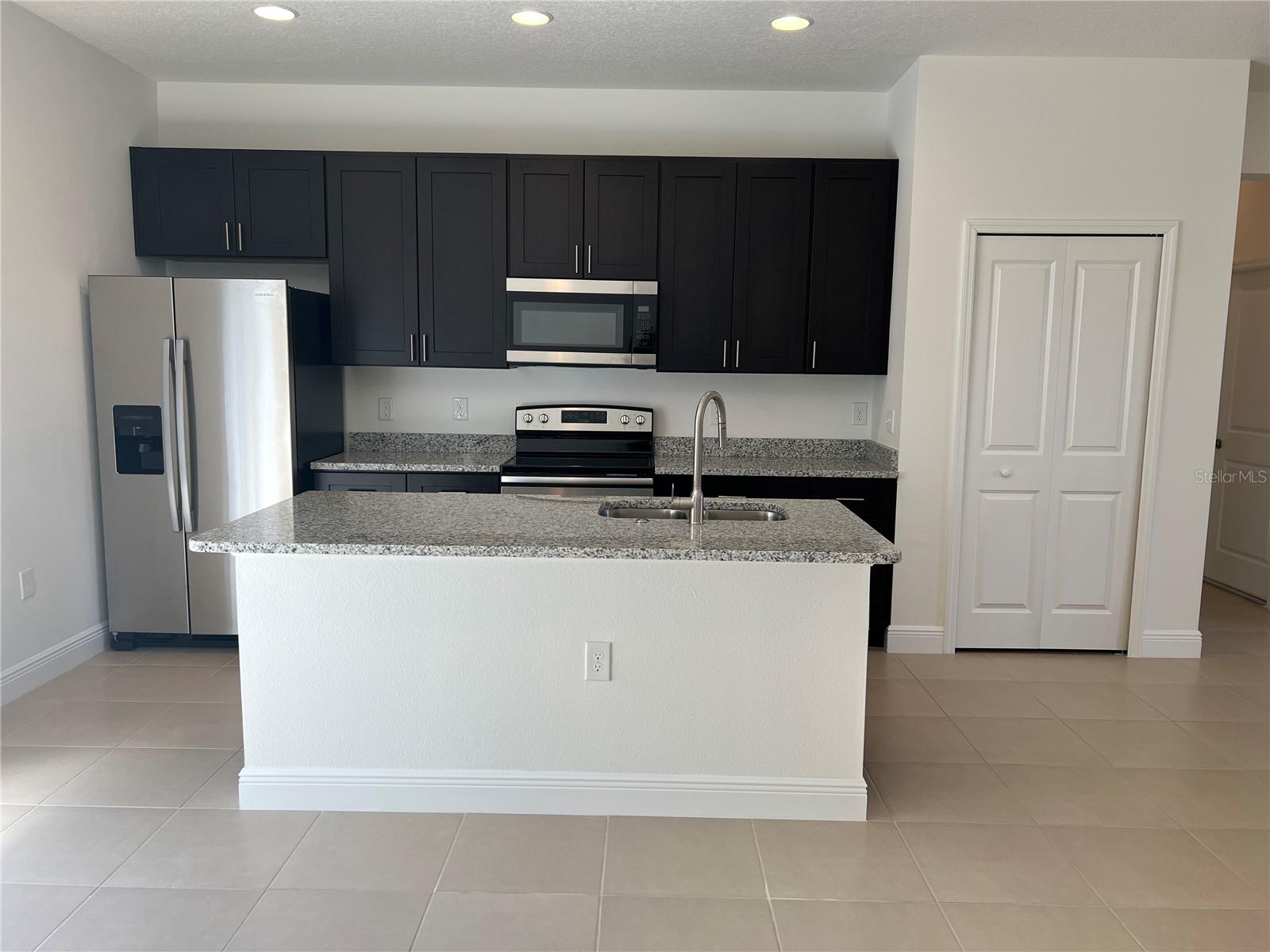 MARION OAKS UN 10 - Residential Lease