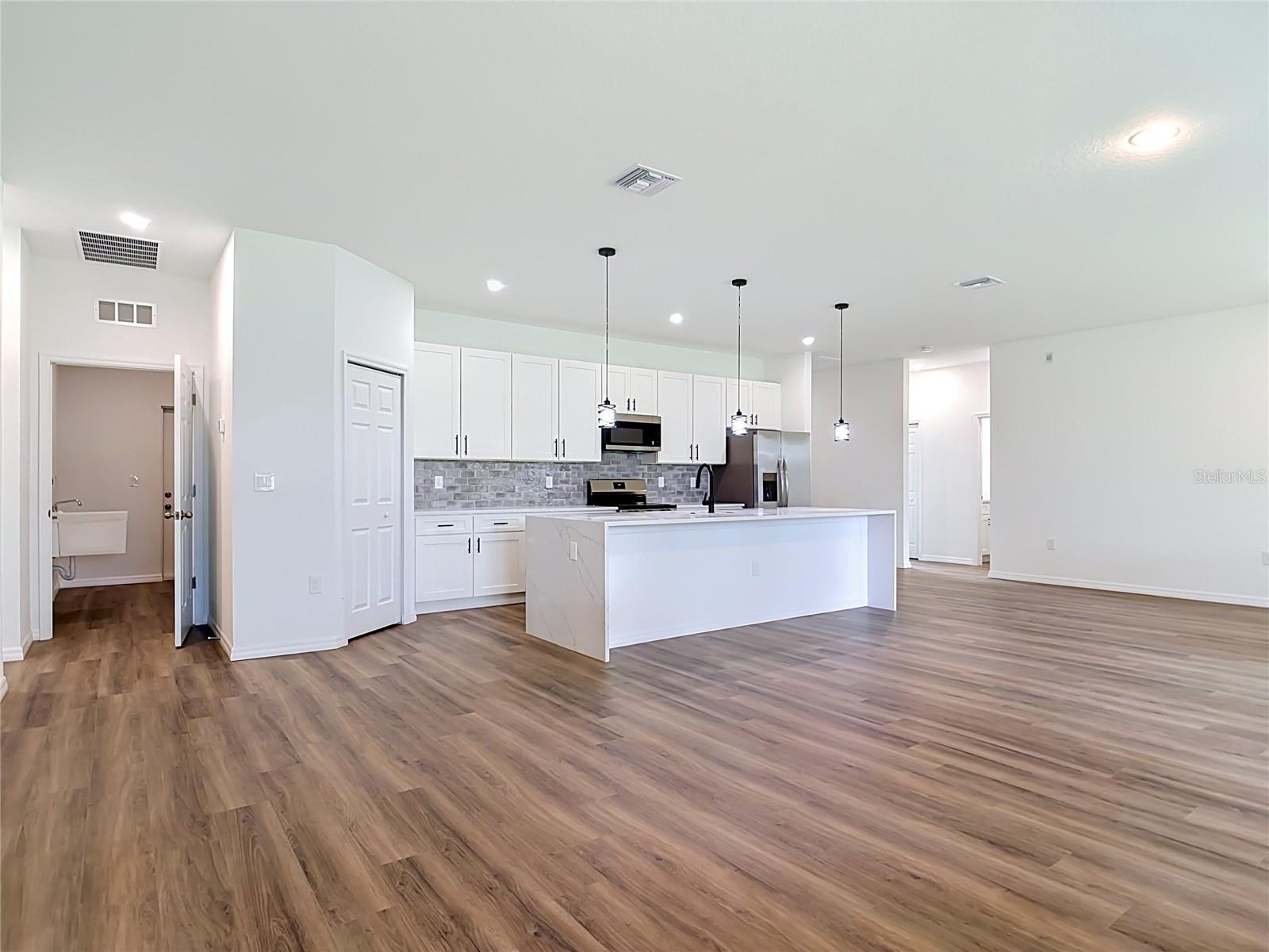 PORT CHARLOTTE SUB 07 - Residential Lease