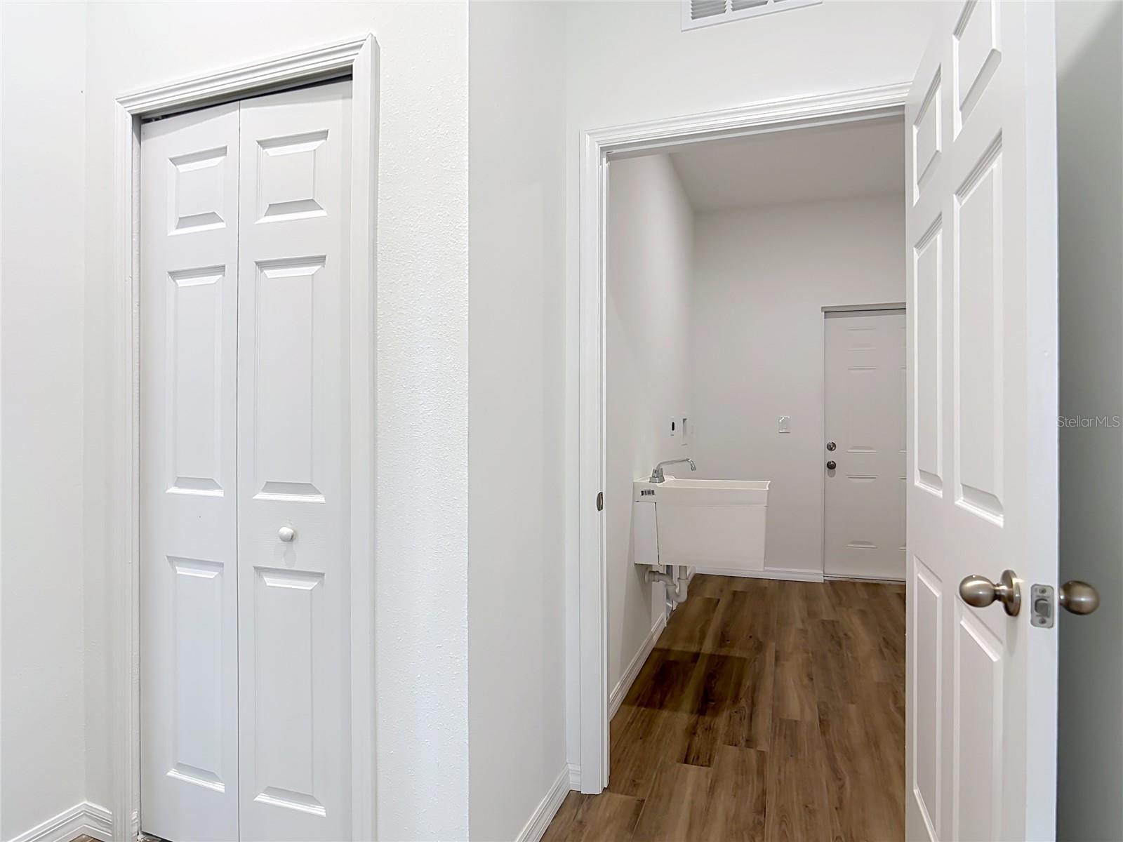 PORT CHARLOTTE SUB 07 - Residential Lease