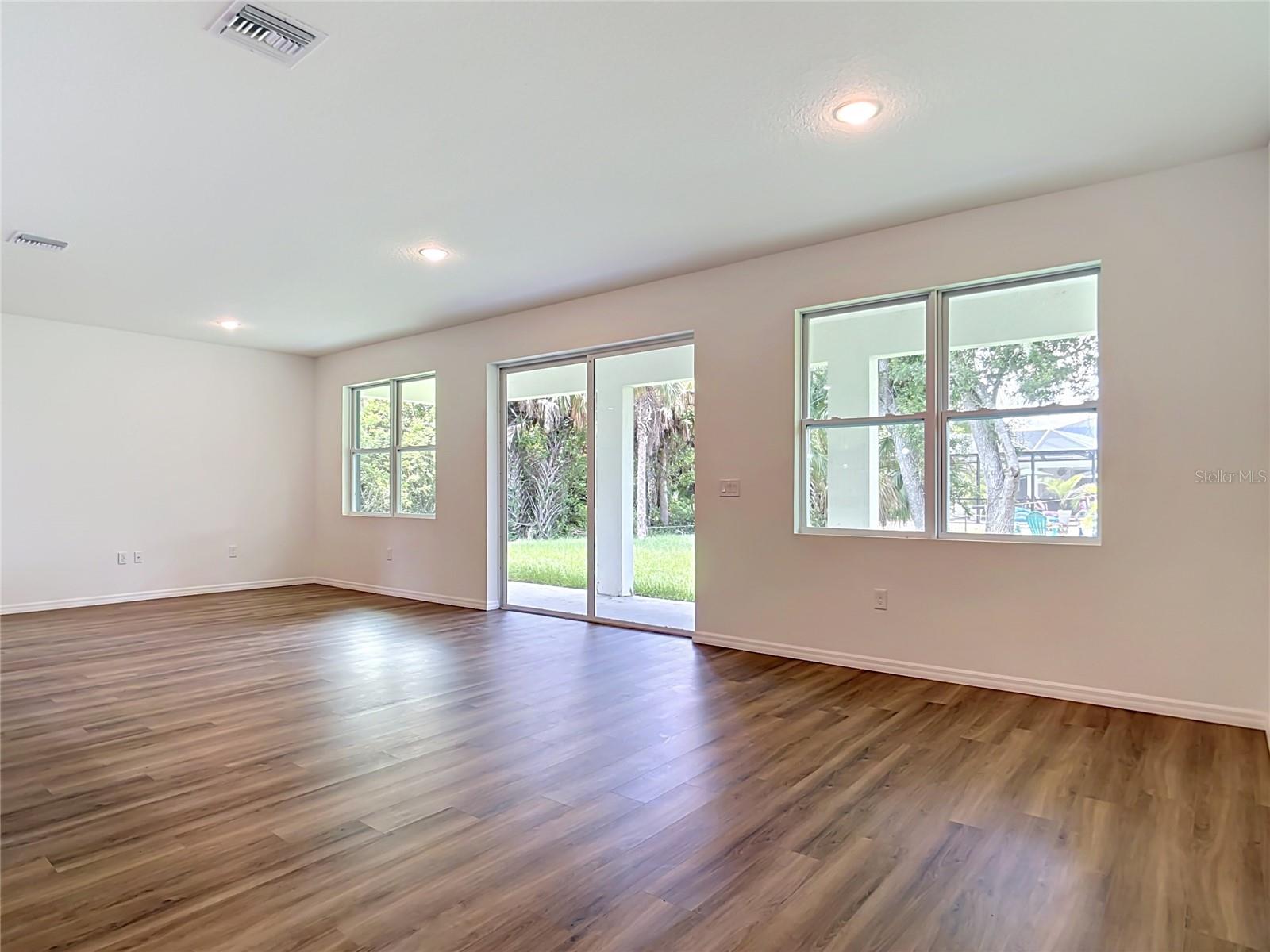 PORT CHARLOTTE SUB 07 - Residential Lease