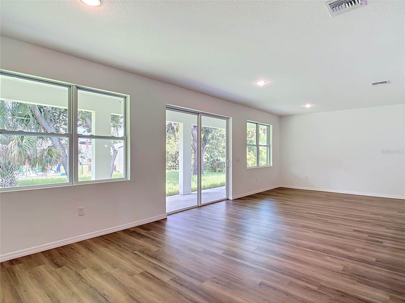 PORT CHARLOTTE SUB 07 - Residential Lease