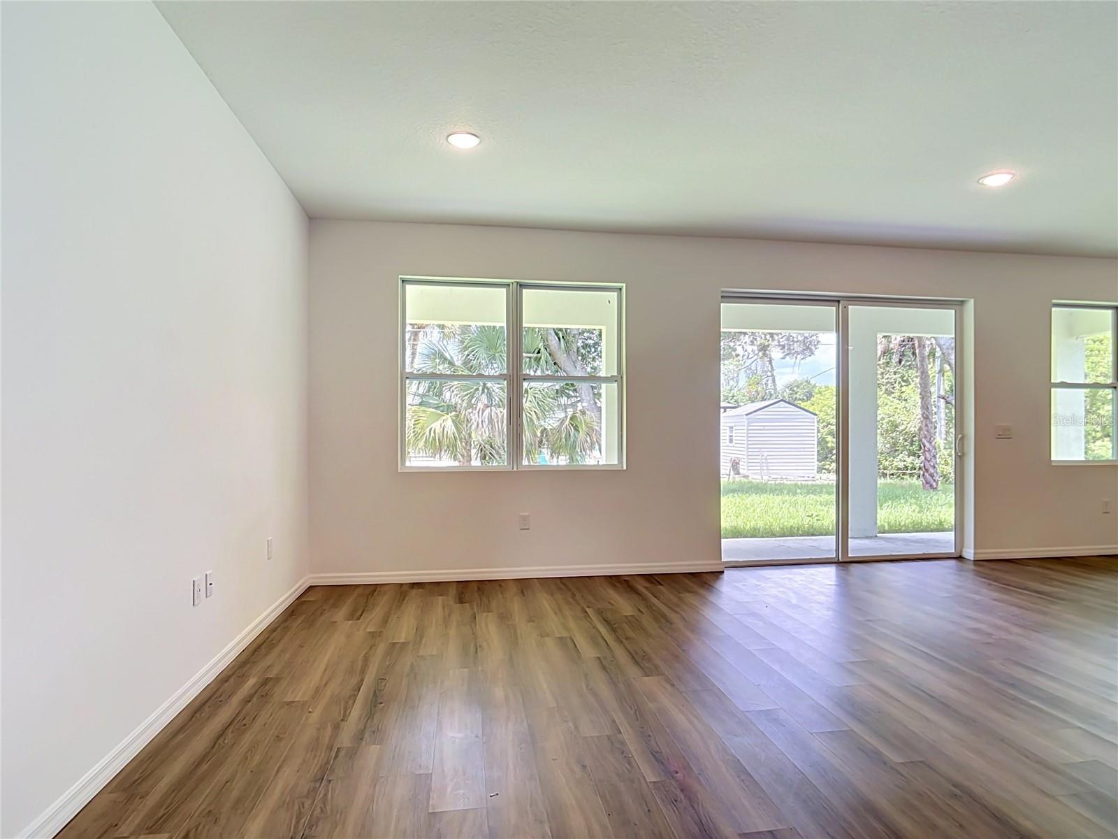PORT CHARLOTTE SUB 07 - Residential Lease