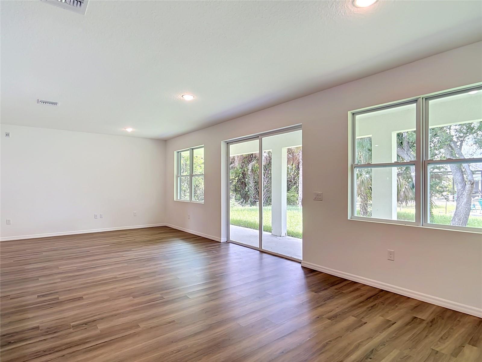 PORT CHARLOTTE SUB 07 - Residential Lease
