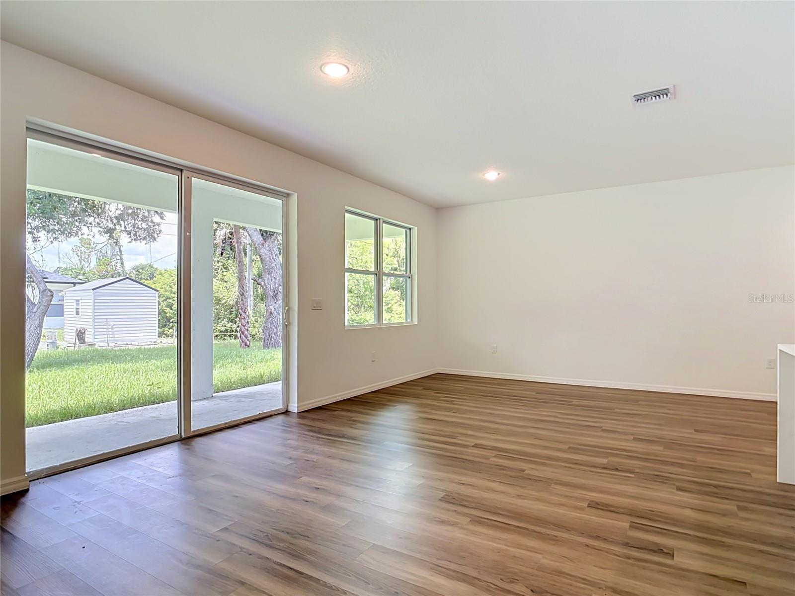 PORT CHARLOTTE SUB 07 - Residential Lease