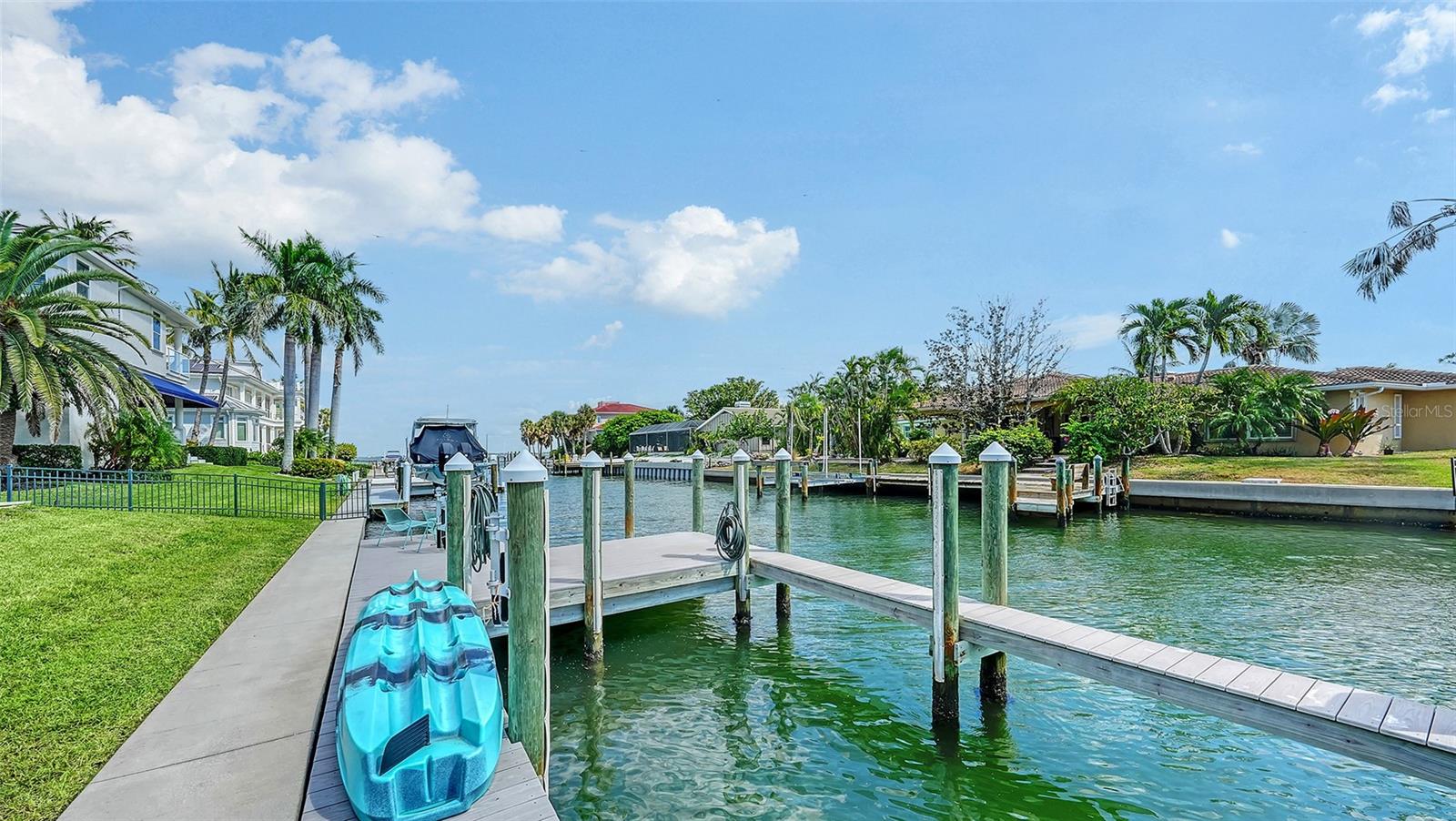 COUNTRY CLUB SHORES SEC 02 - Residential