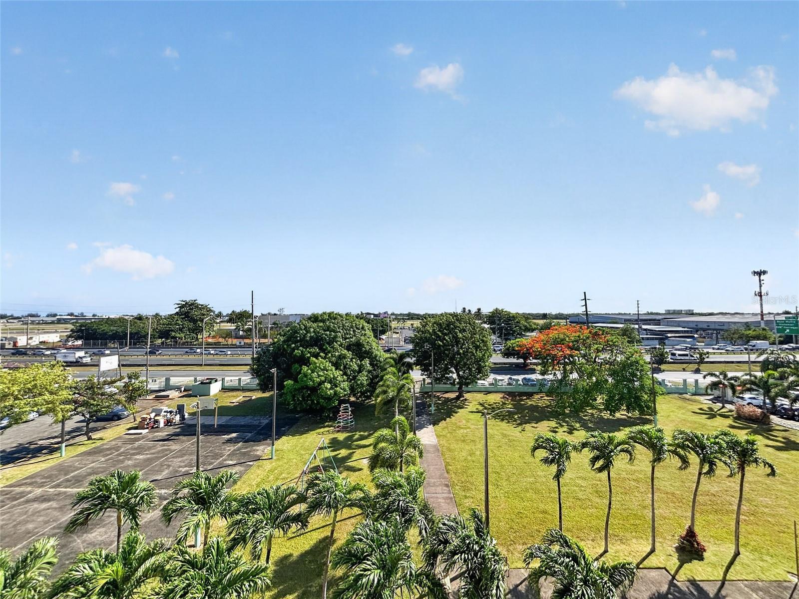 CONDOMINIO INTERSUITES - Residential