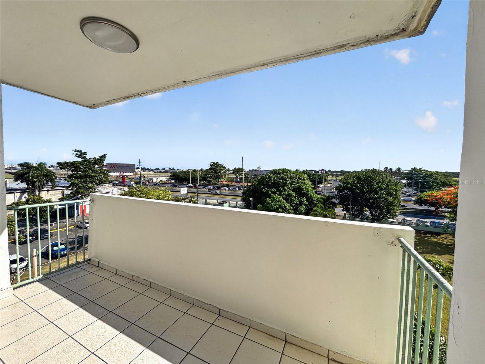 CONDOMINIO INTERSUITES - Residential