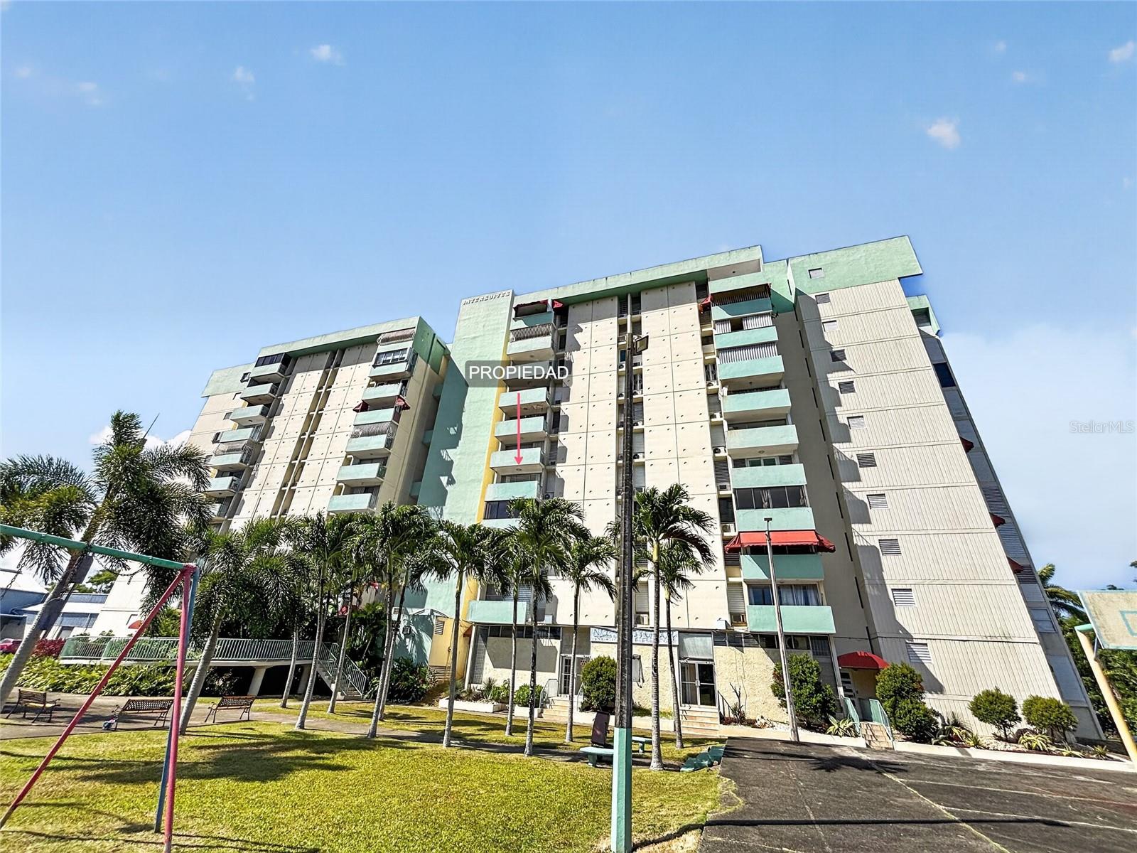 CONDOMINIO INTERSUITES - Residential