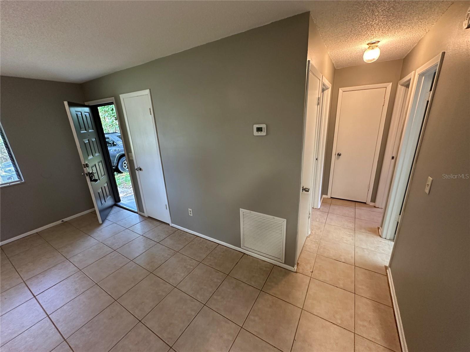 OAK ARBOR - Residential Lease