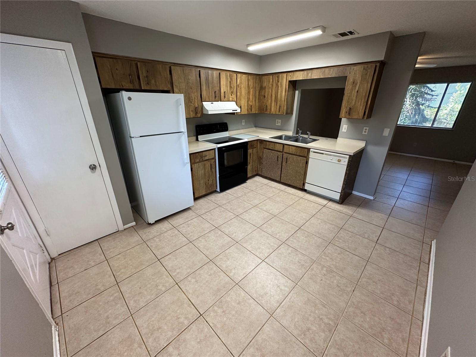 OAK ARBOR - Residential Lease