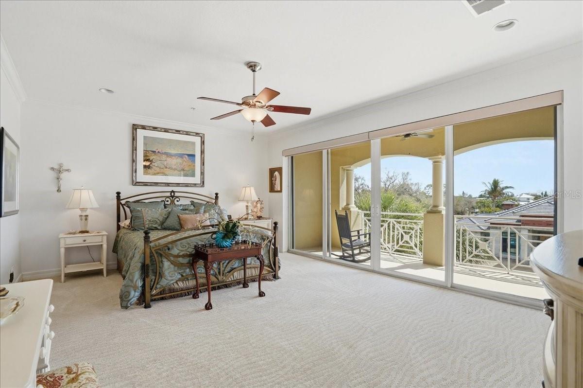 VENETIAN SHORES - Residential