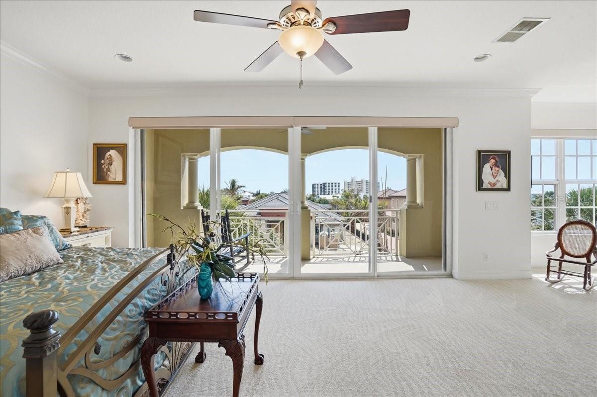 VENETIAN SHORES - Residential