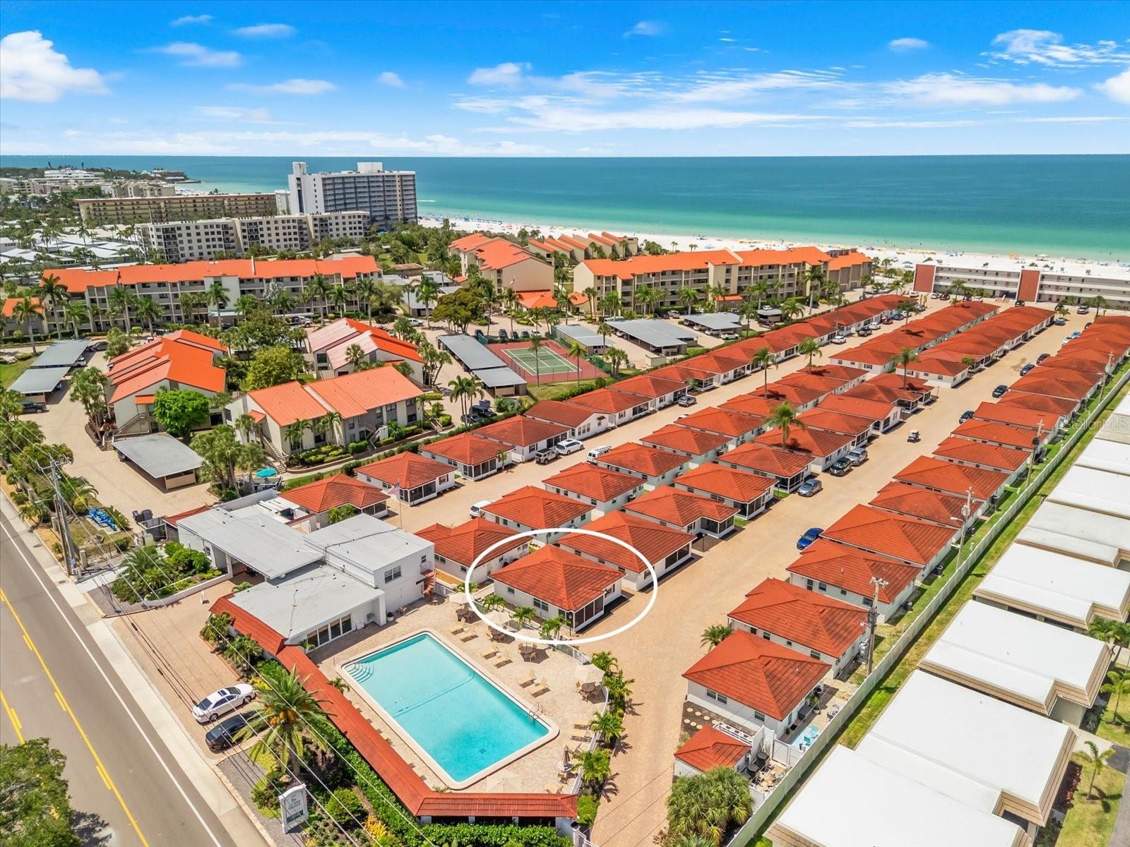 CASA BLANCA VILLAS - Residential