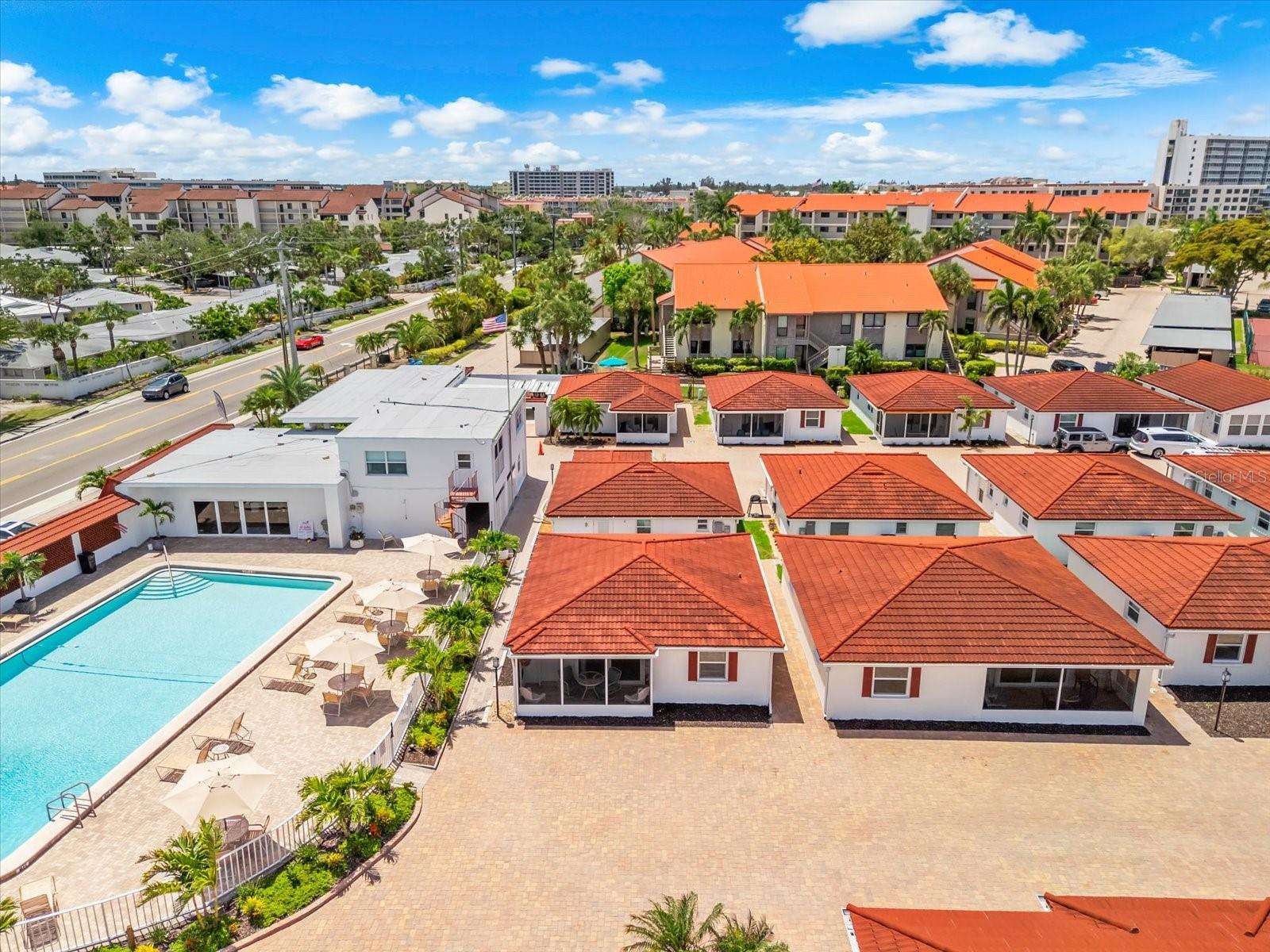 CASA BLANCA VILLAS - Residential