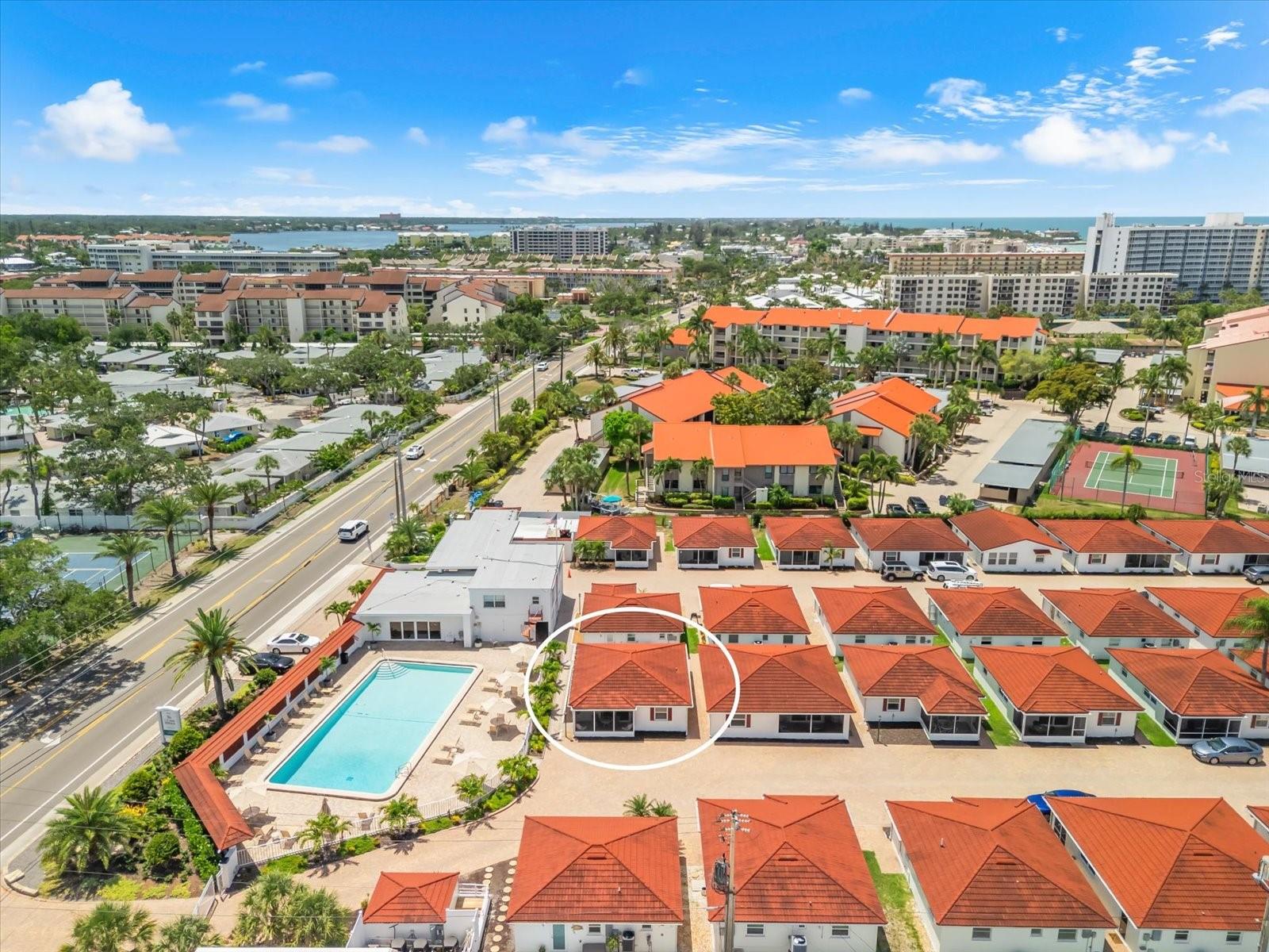 CASA BLANCA VILLAS - Residential