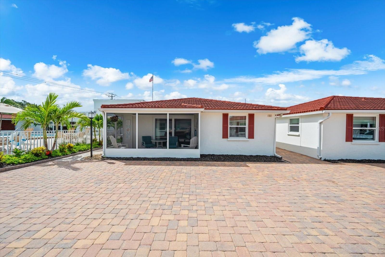 CASA BLANCA VILLAS - Residential