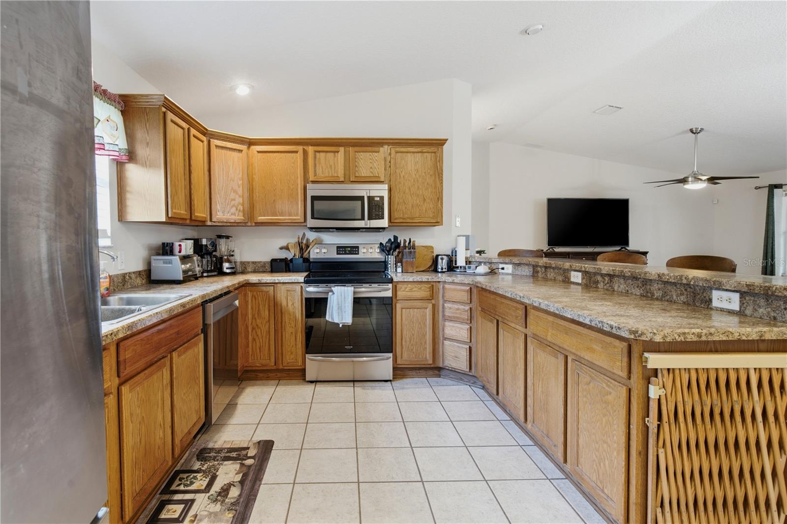 COUNTRYSIDE LAKES - Residential