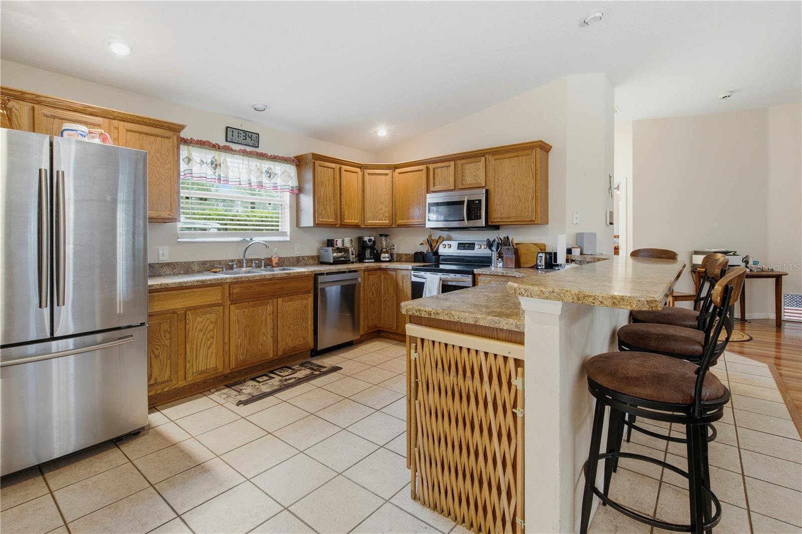 COUNTRYSIDE LAKES - Residential