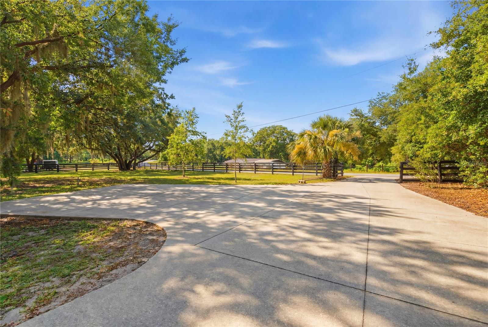 COUNTRYSIDE LAKES - Residential