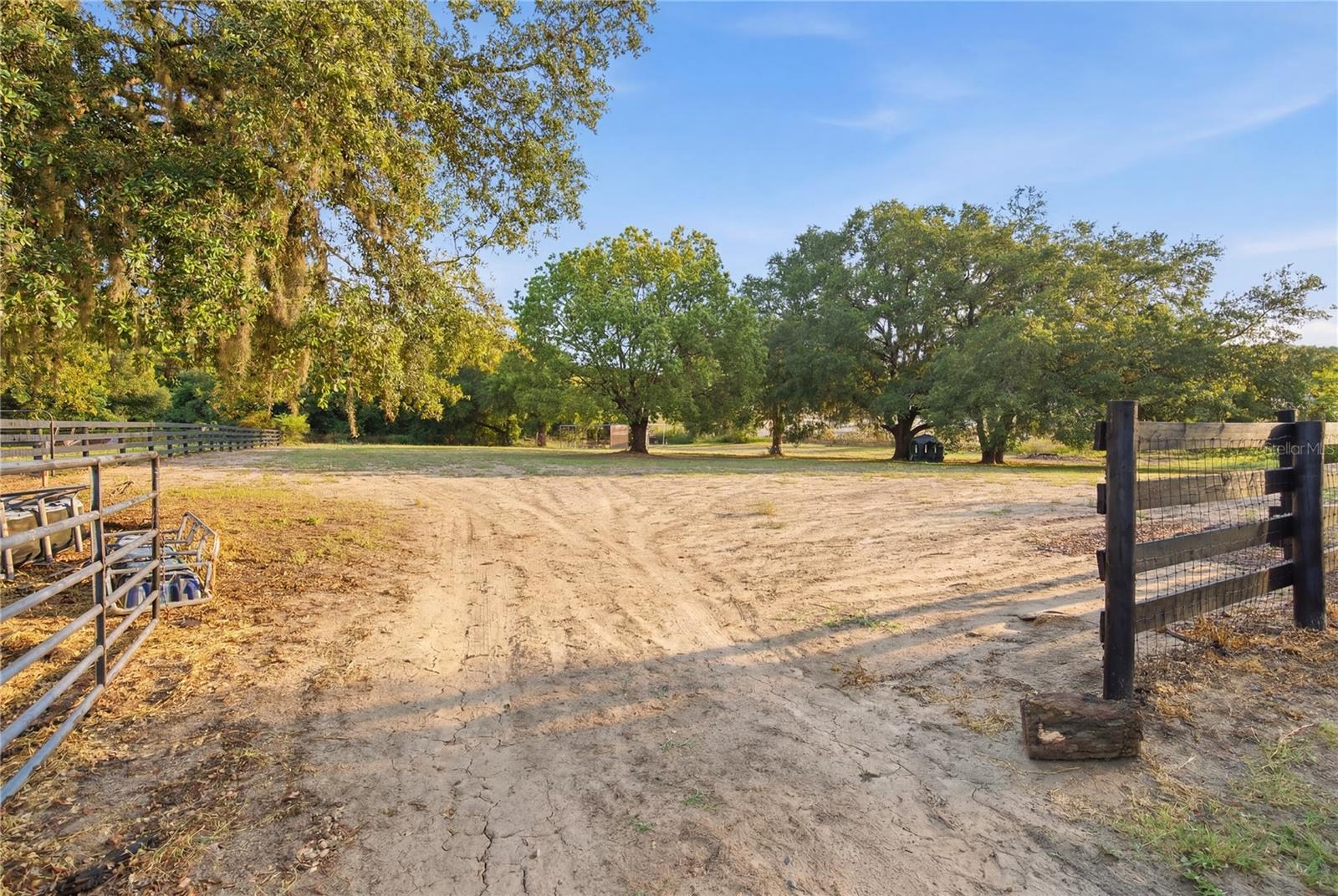 COUNTRYSIDE LAKES - Residential