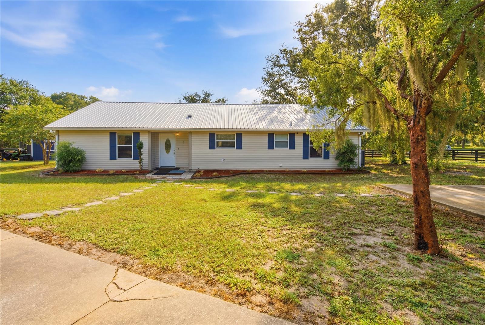 COUNTRYSIDE LAKES - Residential