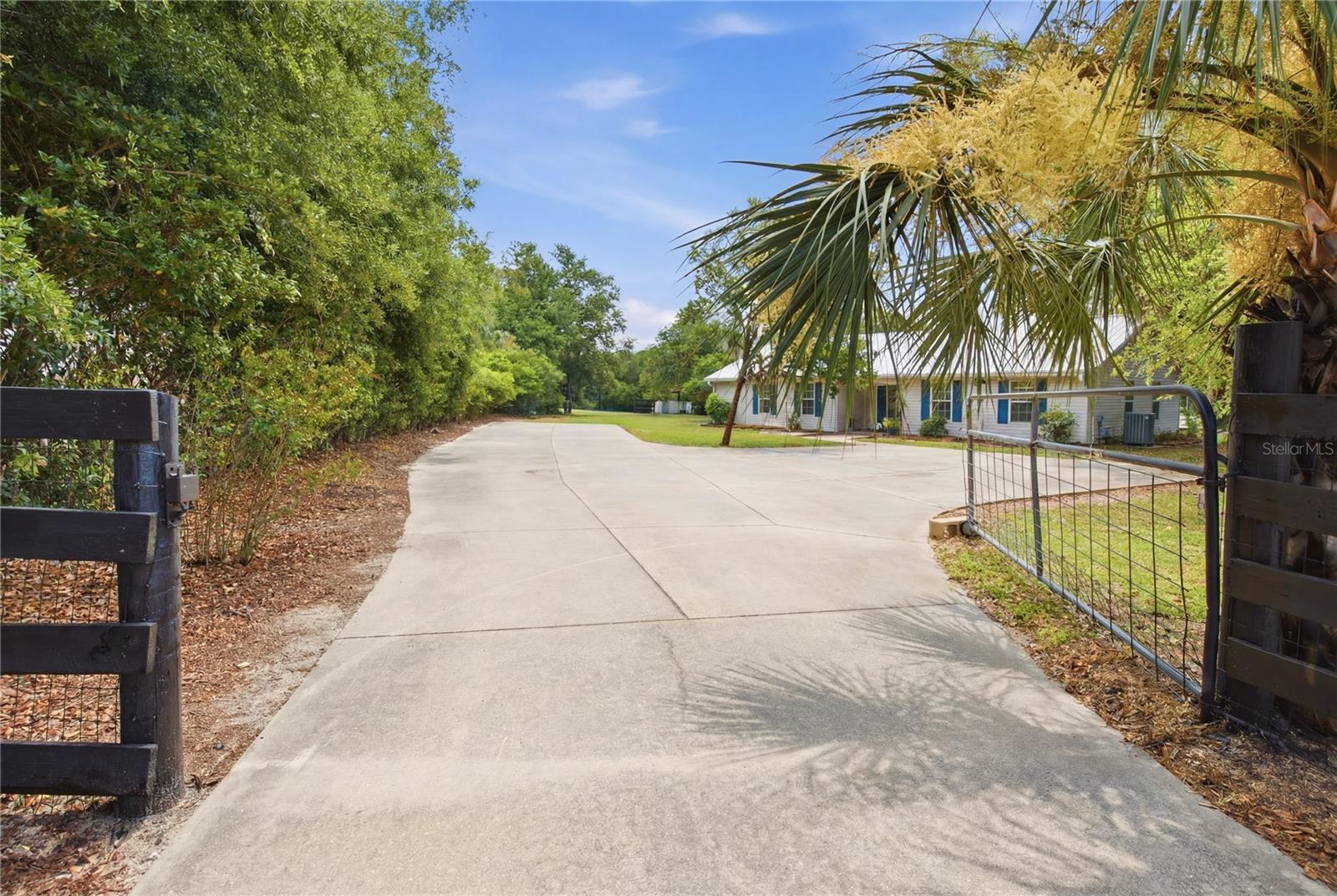 COUNTRYSIDE LAKES - Residential