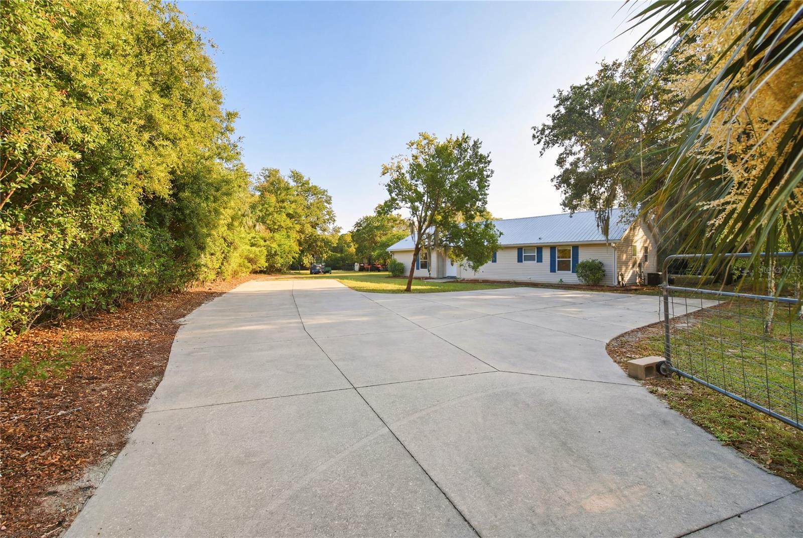 COUNTRYSIDE LAKES - Residential