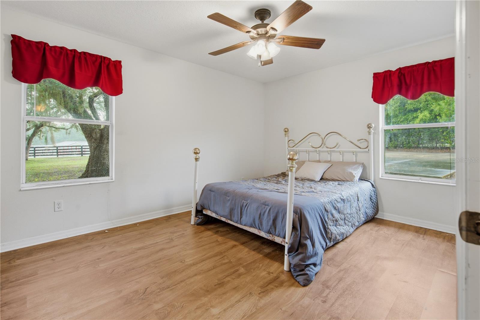 COUNTRYSIDE LAKES - Residential