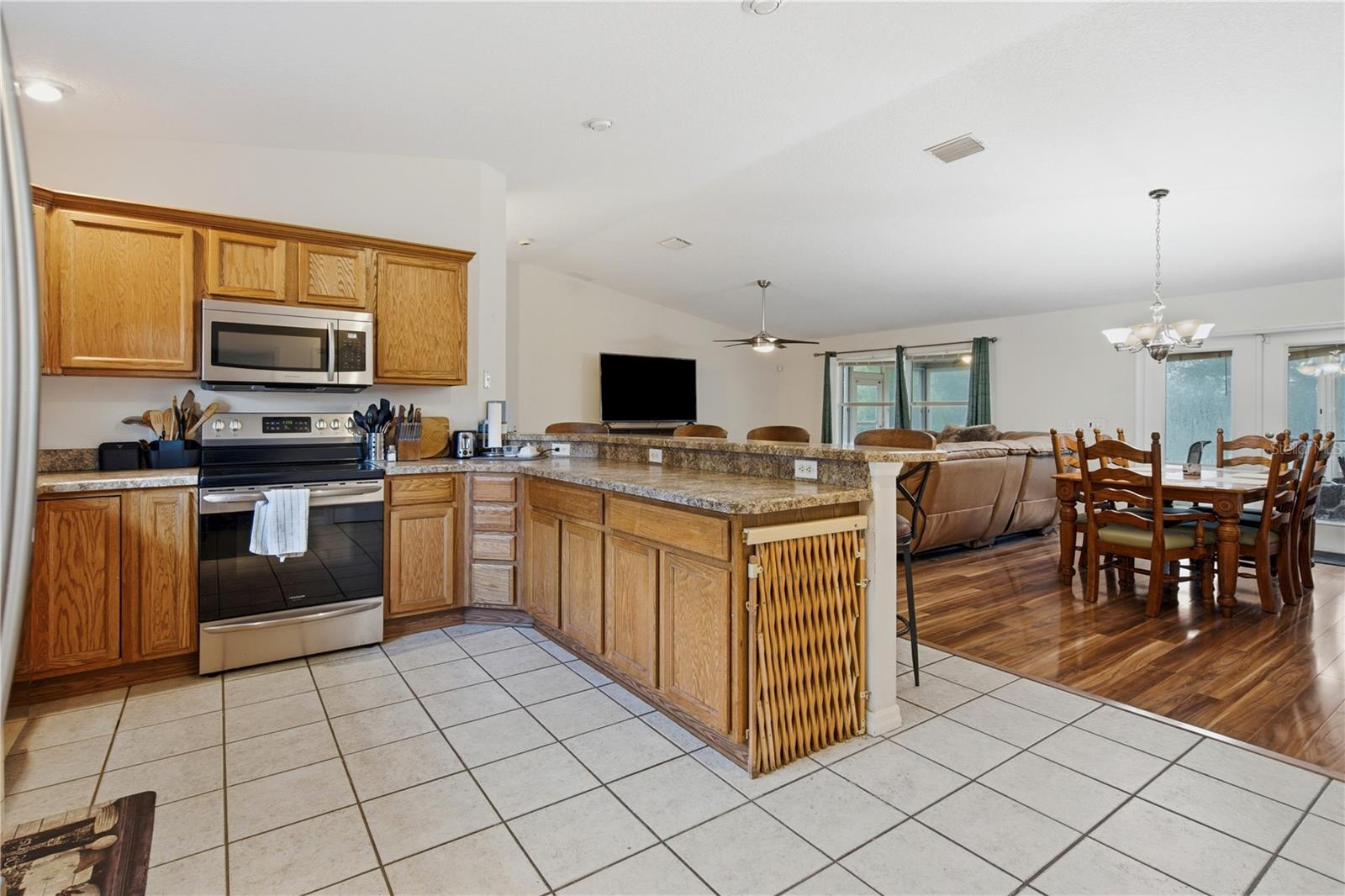 COUNTRYSIDE LAKES - Residential