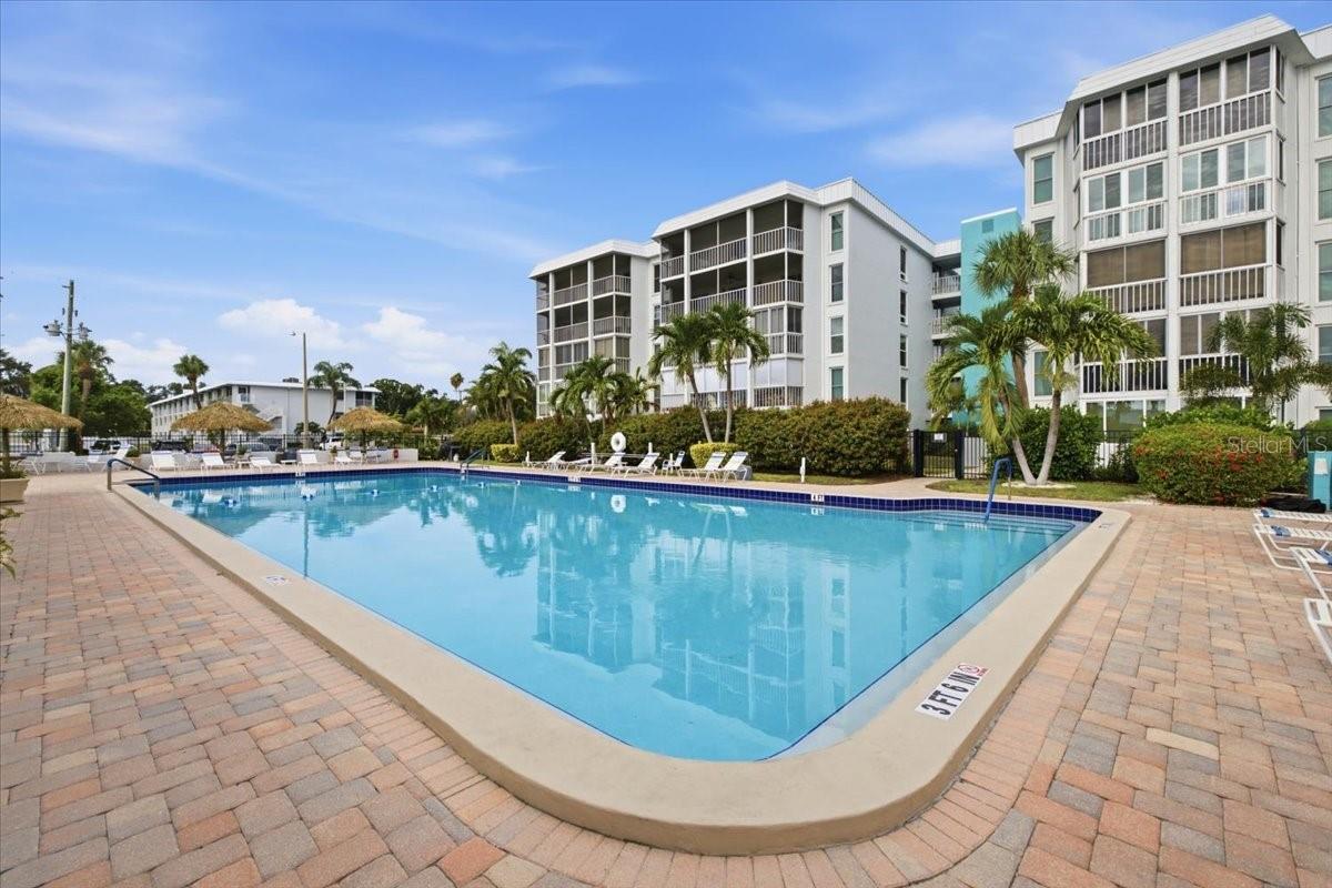 MOORINGS OF MAXIMO CONDO - Residential