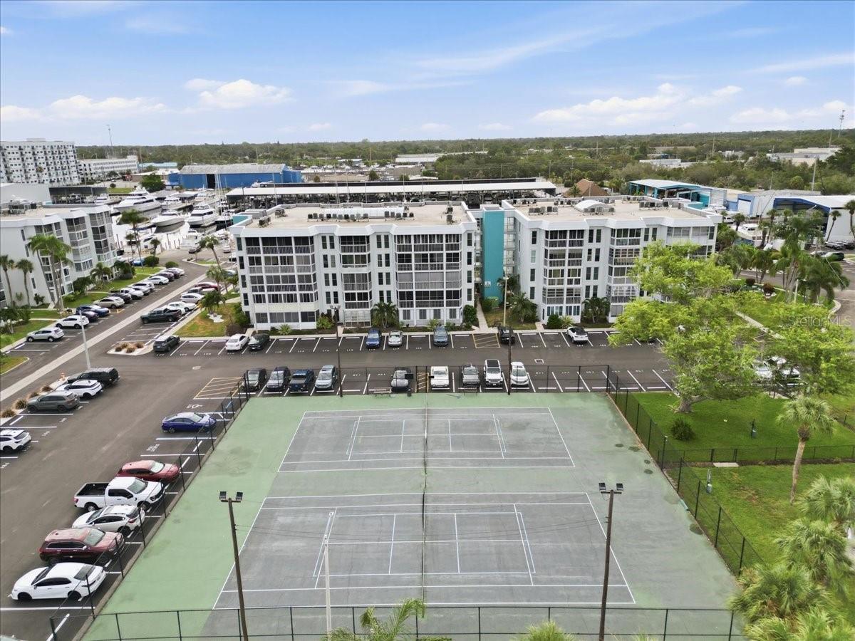 MOORINGS OF MAXIMO CONDO - Residential