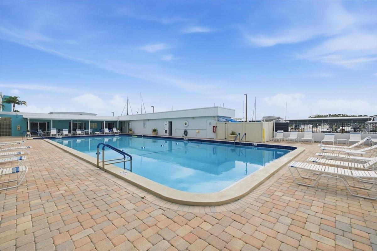 MOORINGS OF MAXIMO CONDO - Residential