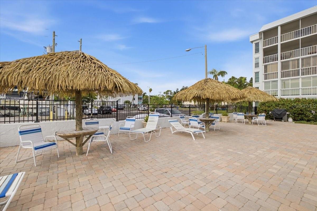 MOORINGS OF MAXIMO CONDO - Residential