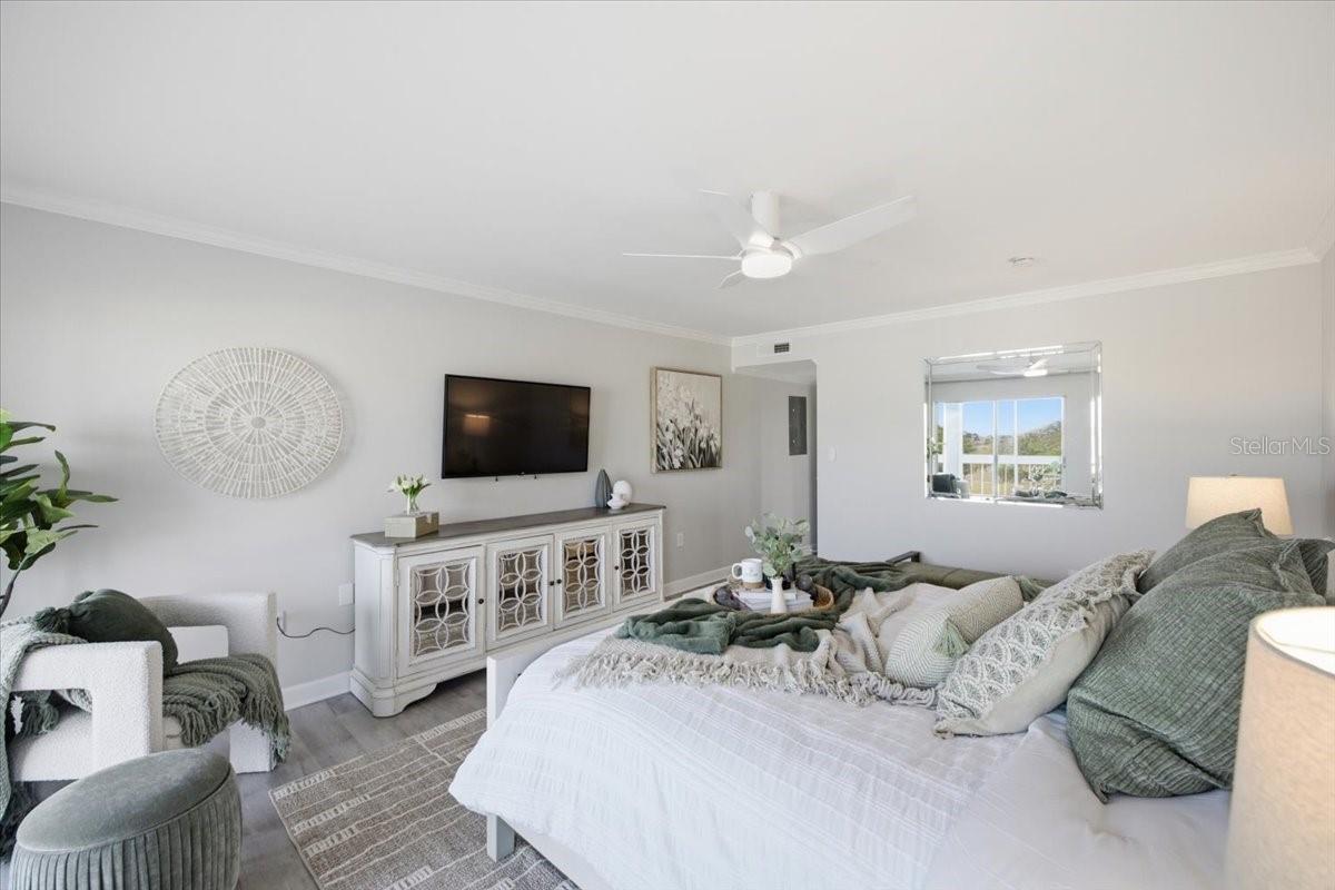 MOORINGS OF MAXIMO CONDO - Residential