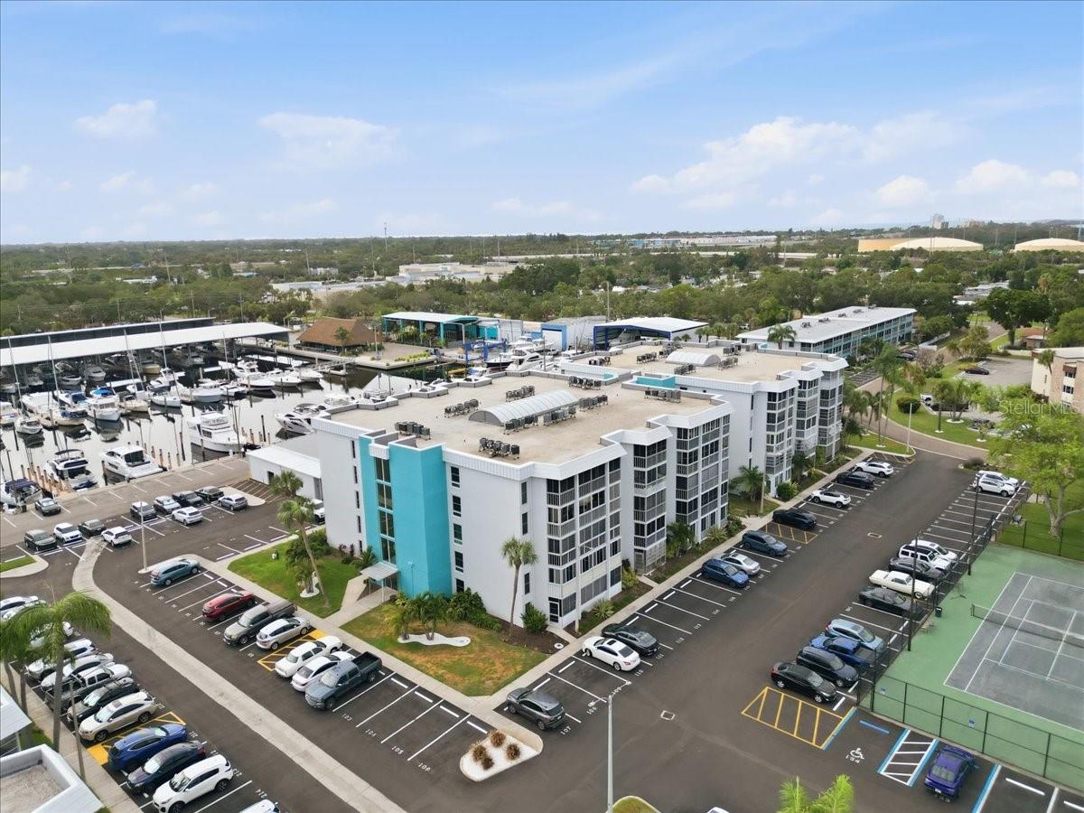 MOORINGS OF MAXIMO CONDO - Residential