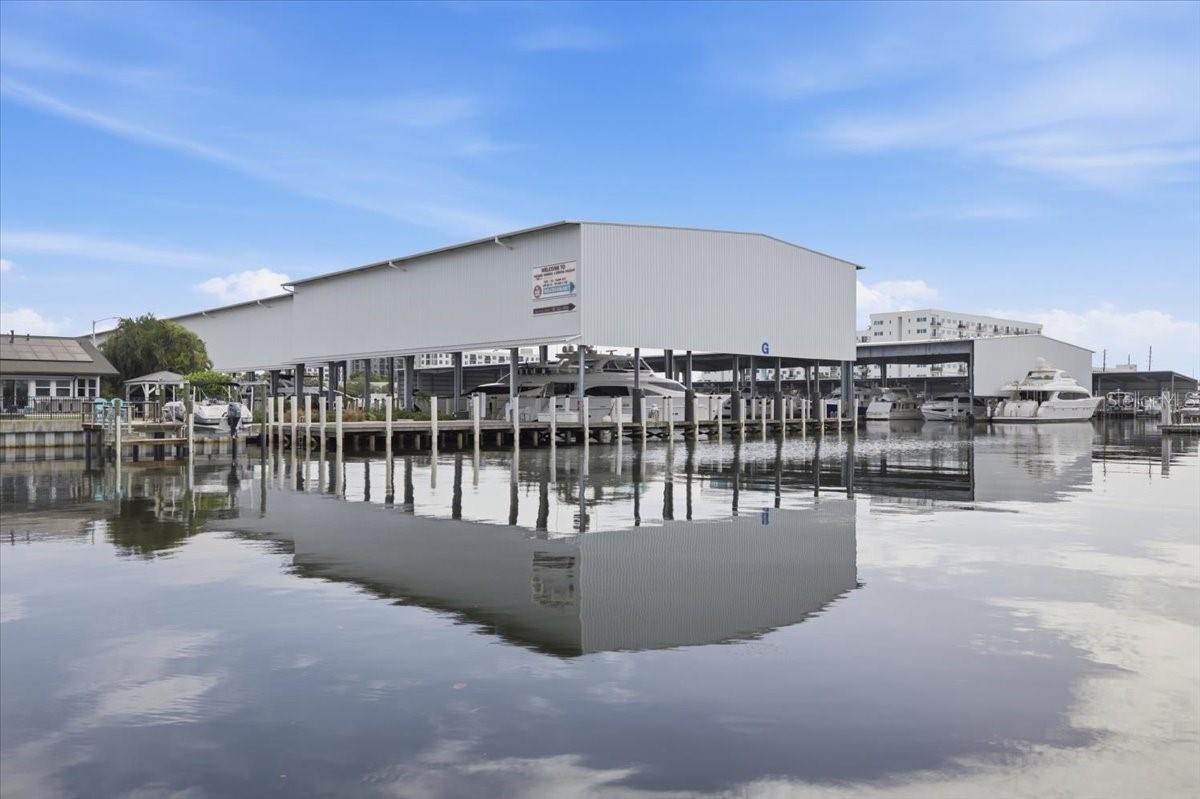 MOORINGS OF MAXIMO CONDO - Residential