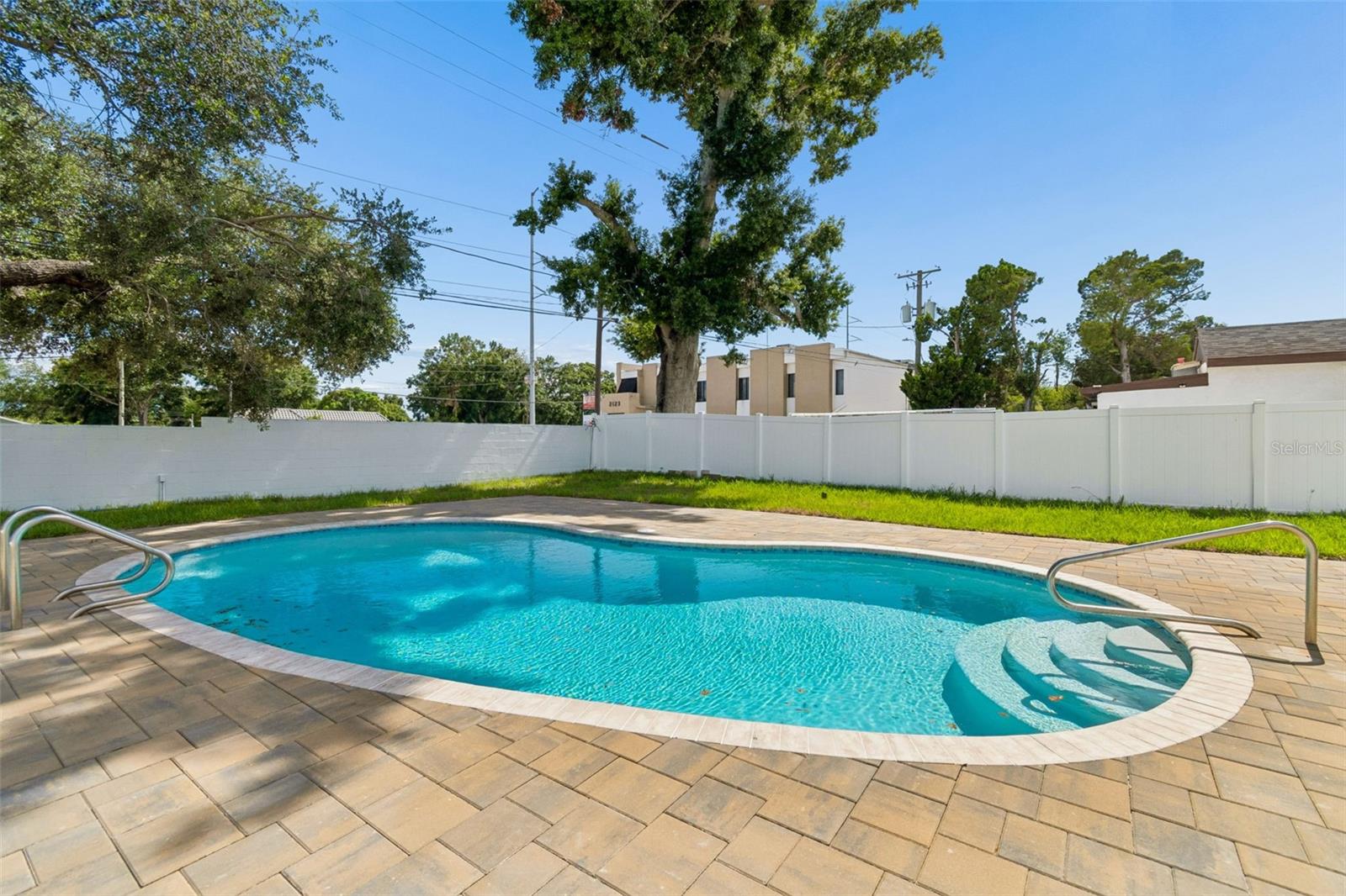 WELLSWOOD ESTATES UNIT 3 - Residential