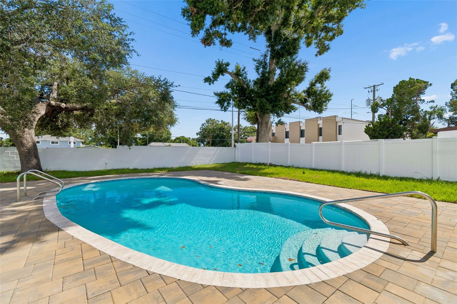 WELLSWOOD ESTATES UNIT 3 - Residential