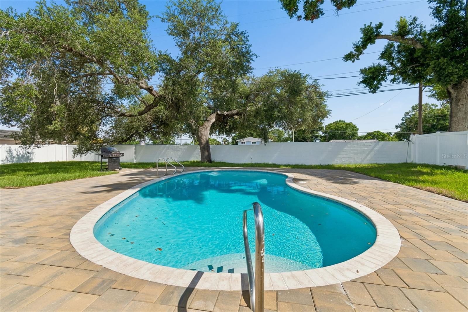 WELLSWOOD ESTATES UNIT 3 - Residential