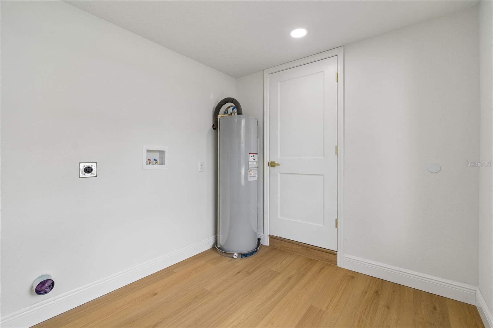 WELLSWOOD ESTATES UNIT 3 - Residential