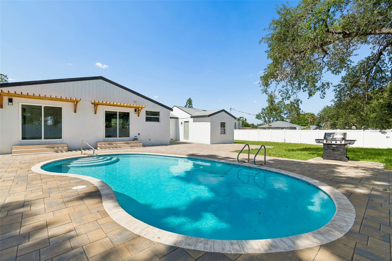 WELLSWOOD ESTATES UNIT 3 - Residential