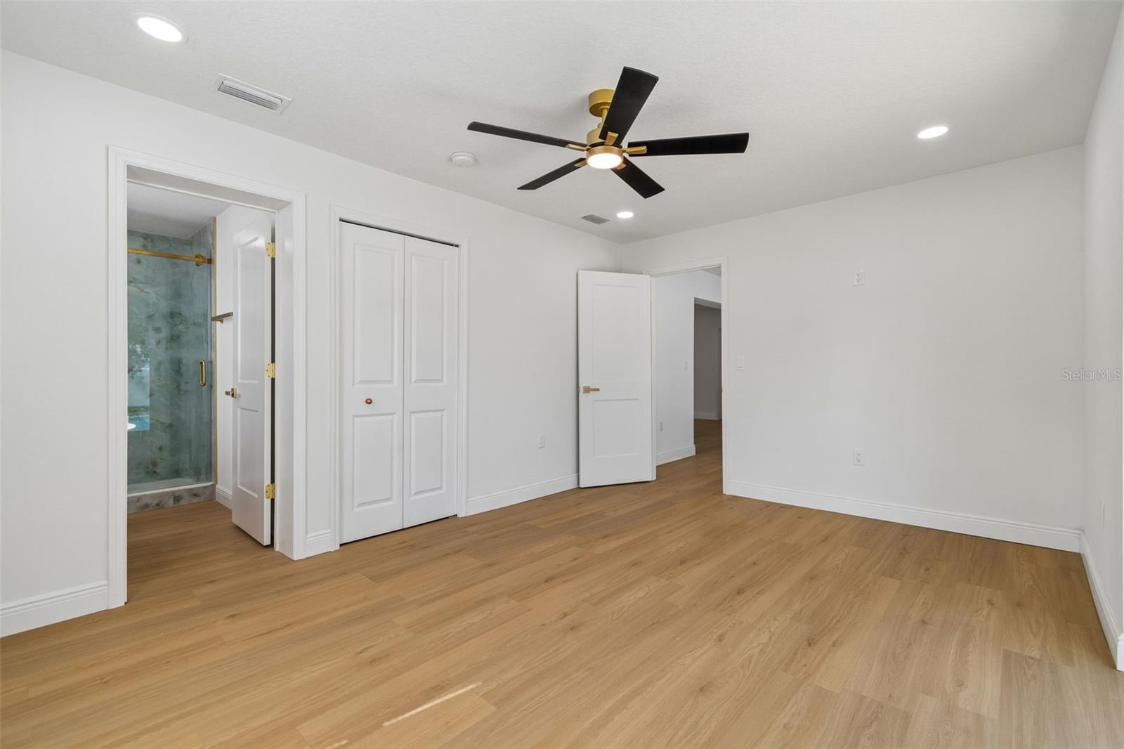 WELLSWOOD ESTATES UNIT 3 - Residential