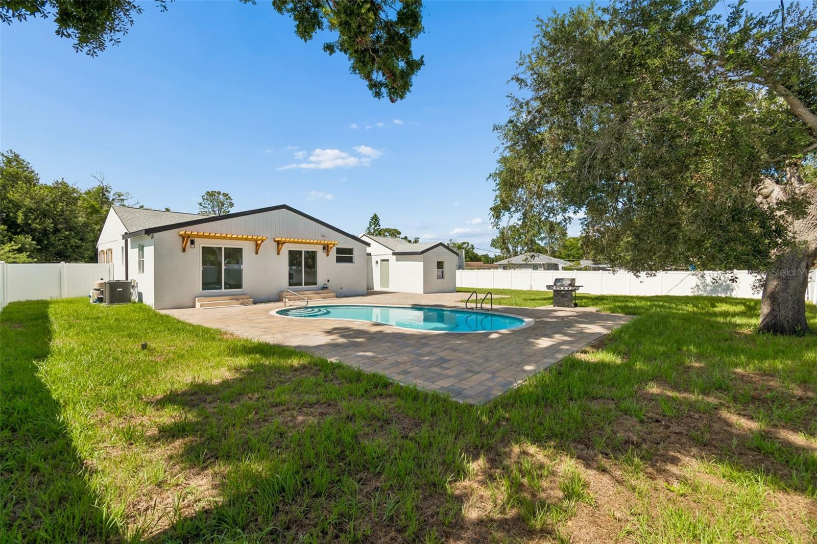 WELLSWOOD ESTATES UNIT 3 - Residential