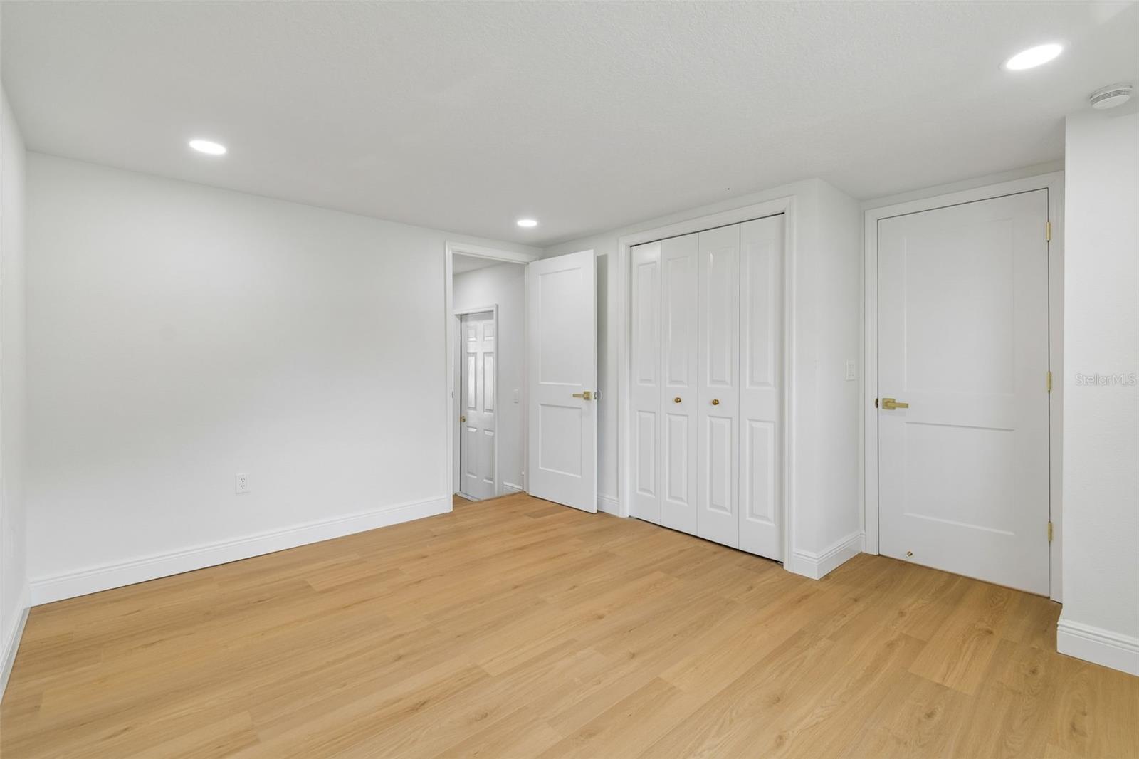 WELLSWOOD ESTATES UNIT 3 - Residential