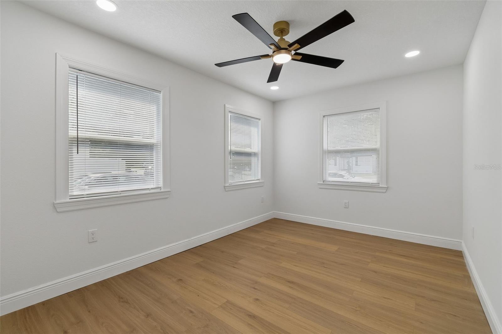 WELLSWOOD ESTATES UNIT 3 - Residential