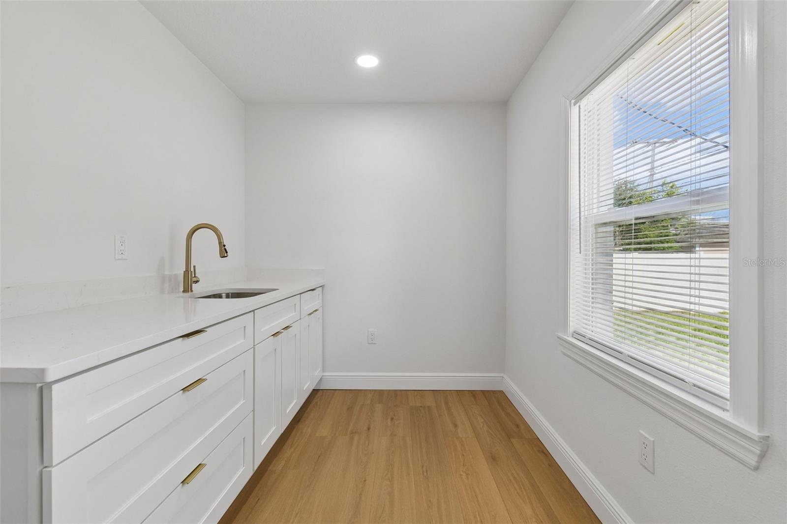 WELLSWOOD ESTATES UNIT 3 - Residential