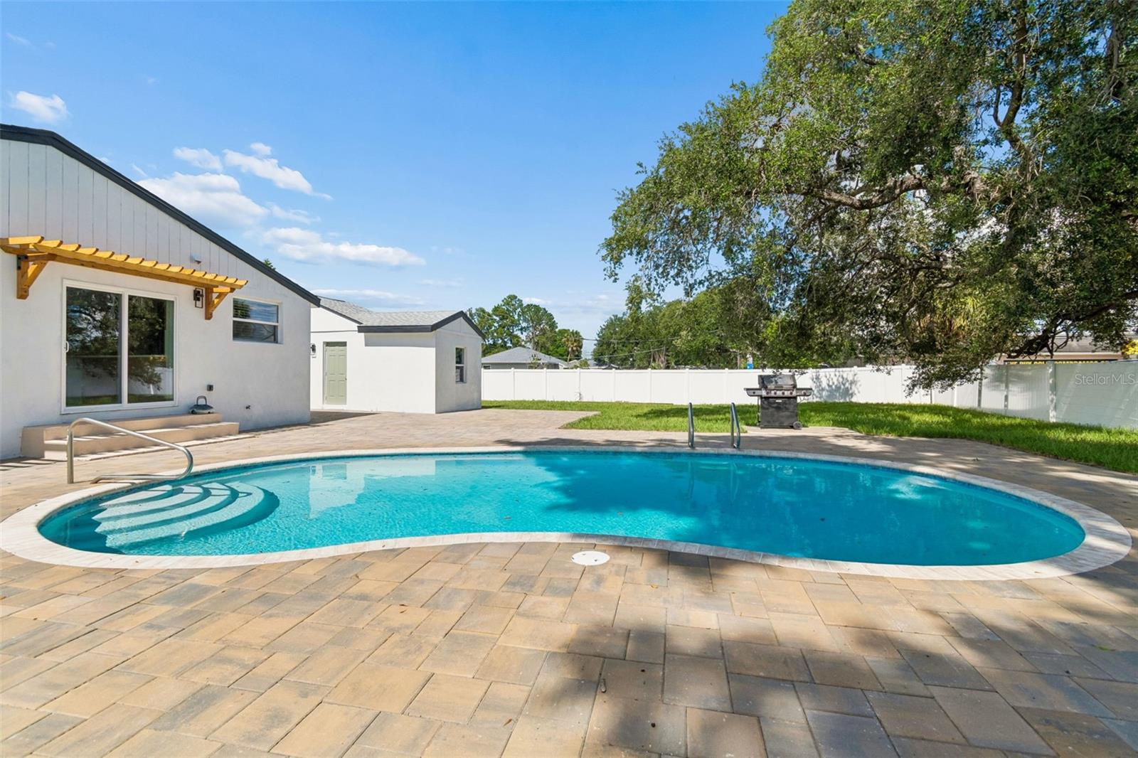WELLSWOOD ESTATES UNIT 3 - Residential